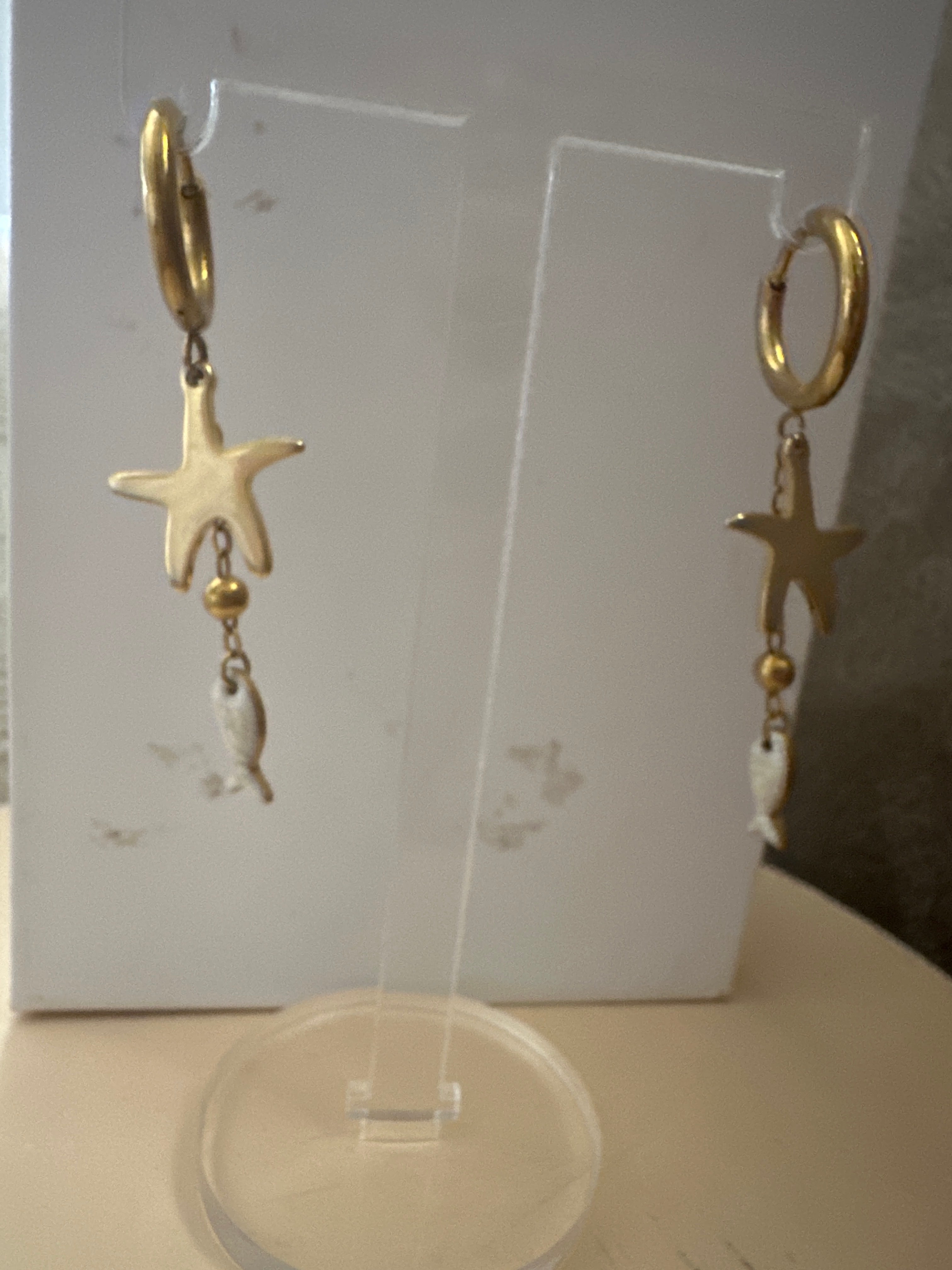Pendientes Estrella de Mar y Pez de Acero Inoxidable Dorado