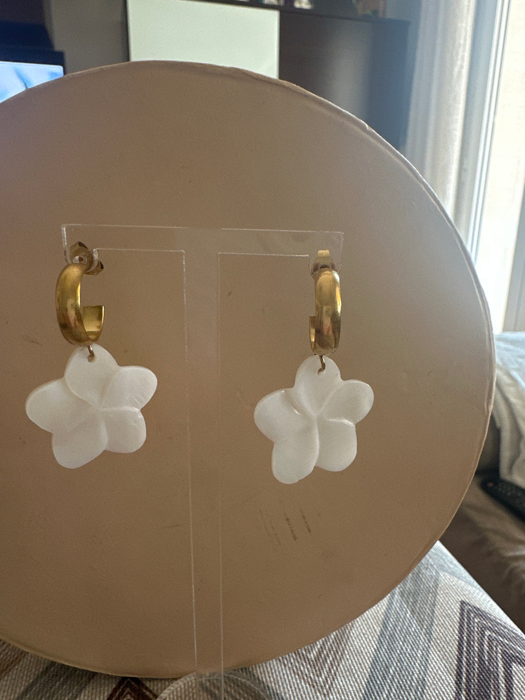 Pendientes de Aro de Acero 15 mm con Flor de Nácar Blanca 25 mm | Rosser