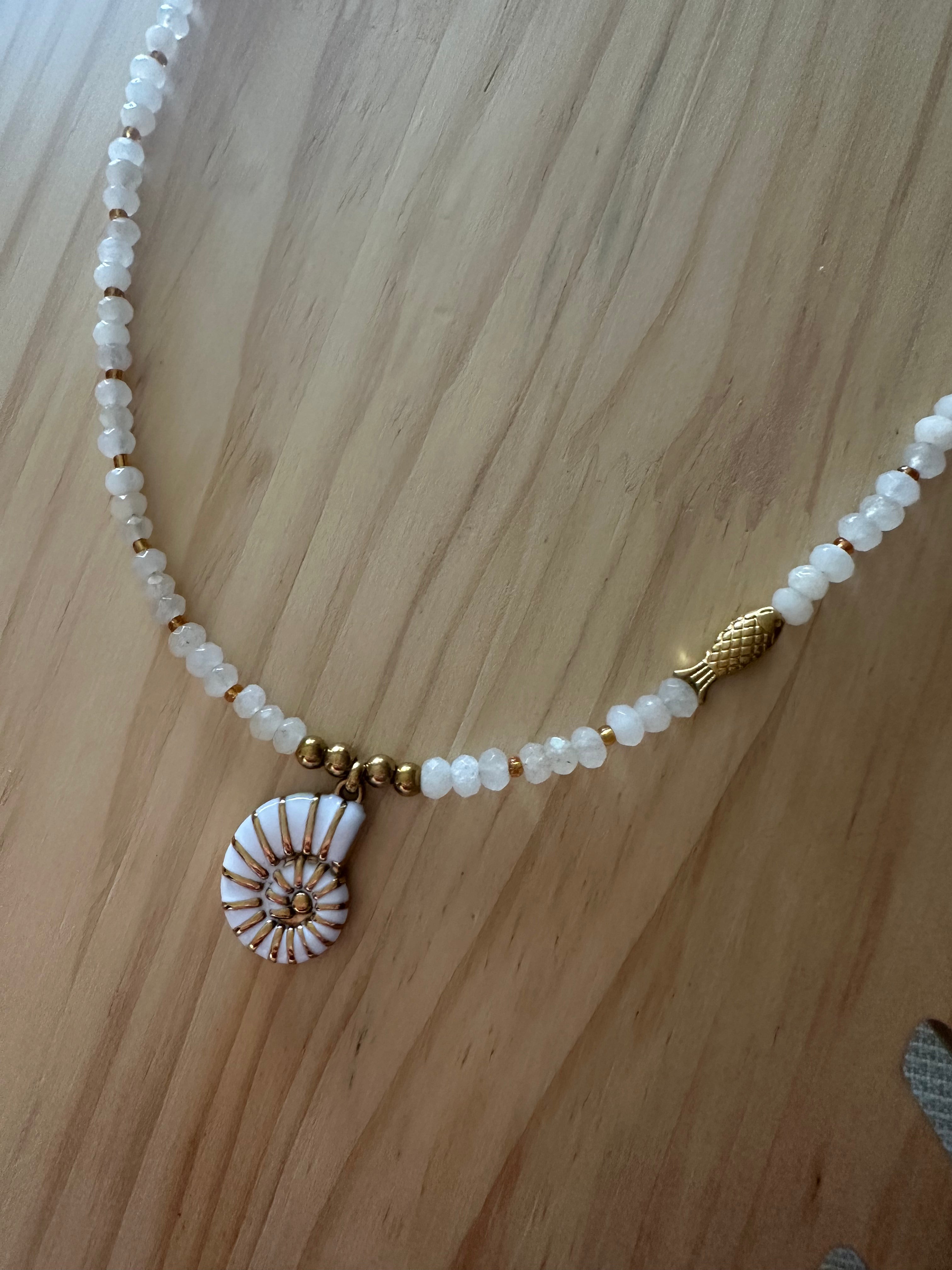Collar caracola marina